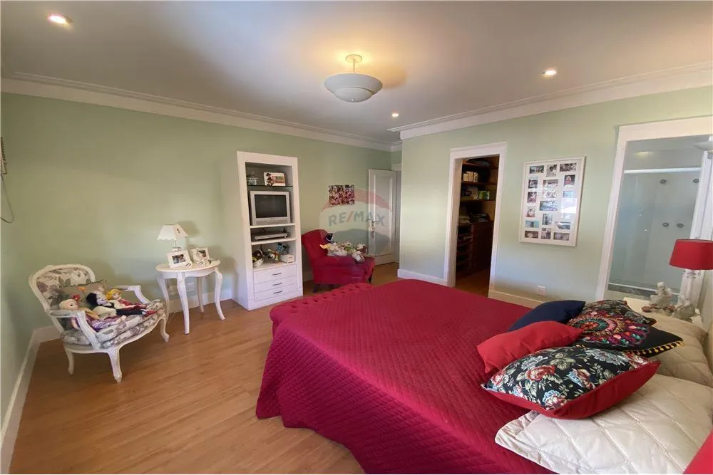 Furnished house with 4 bedrooms and 508 m² — photo 24