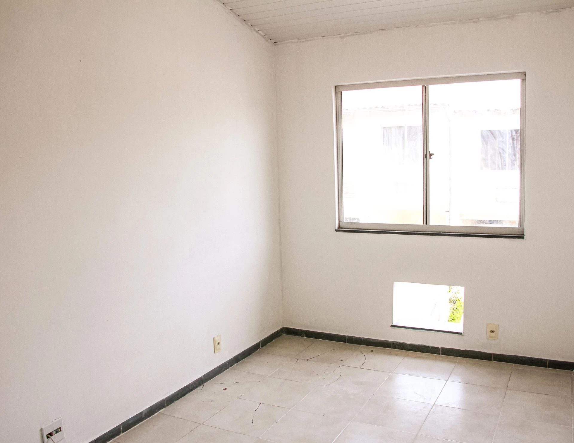House with 3 bedrooms, 2 bathrooms and 2 parking spaces — photo 14