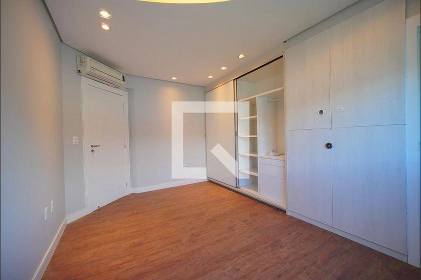 Apartment, 205 m², with a glass-enclosed balcony — photo 6