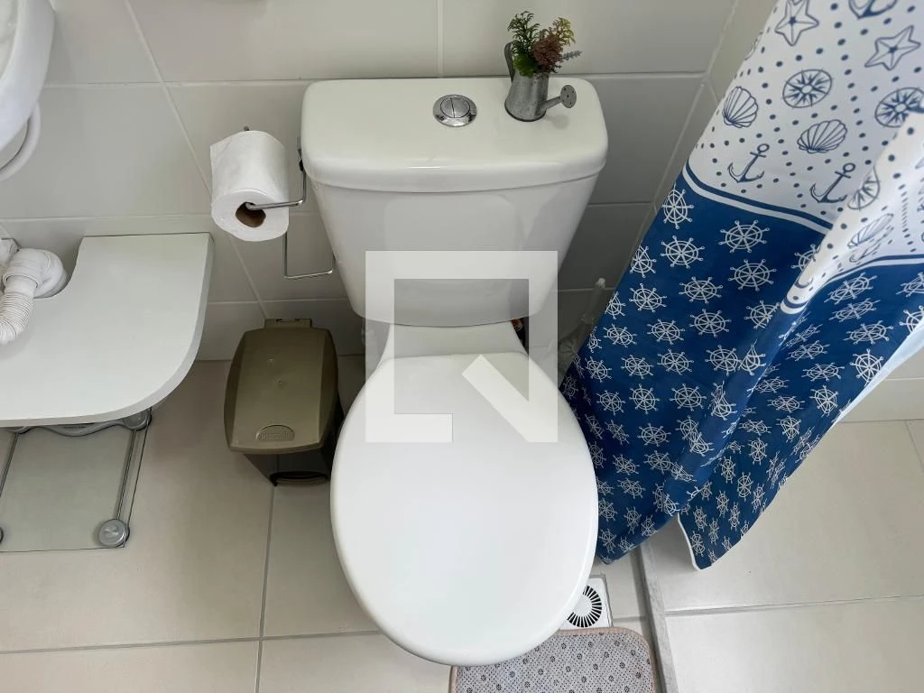 Furnished 2-bedroom apartment with 1 bathroom and mountain view — photo 17