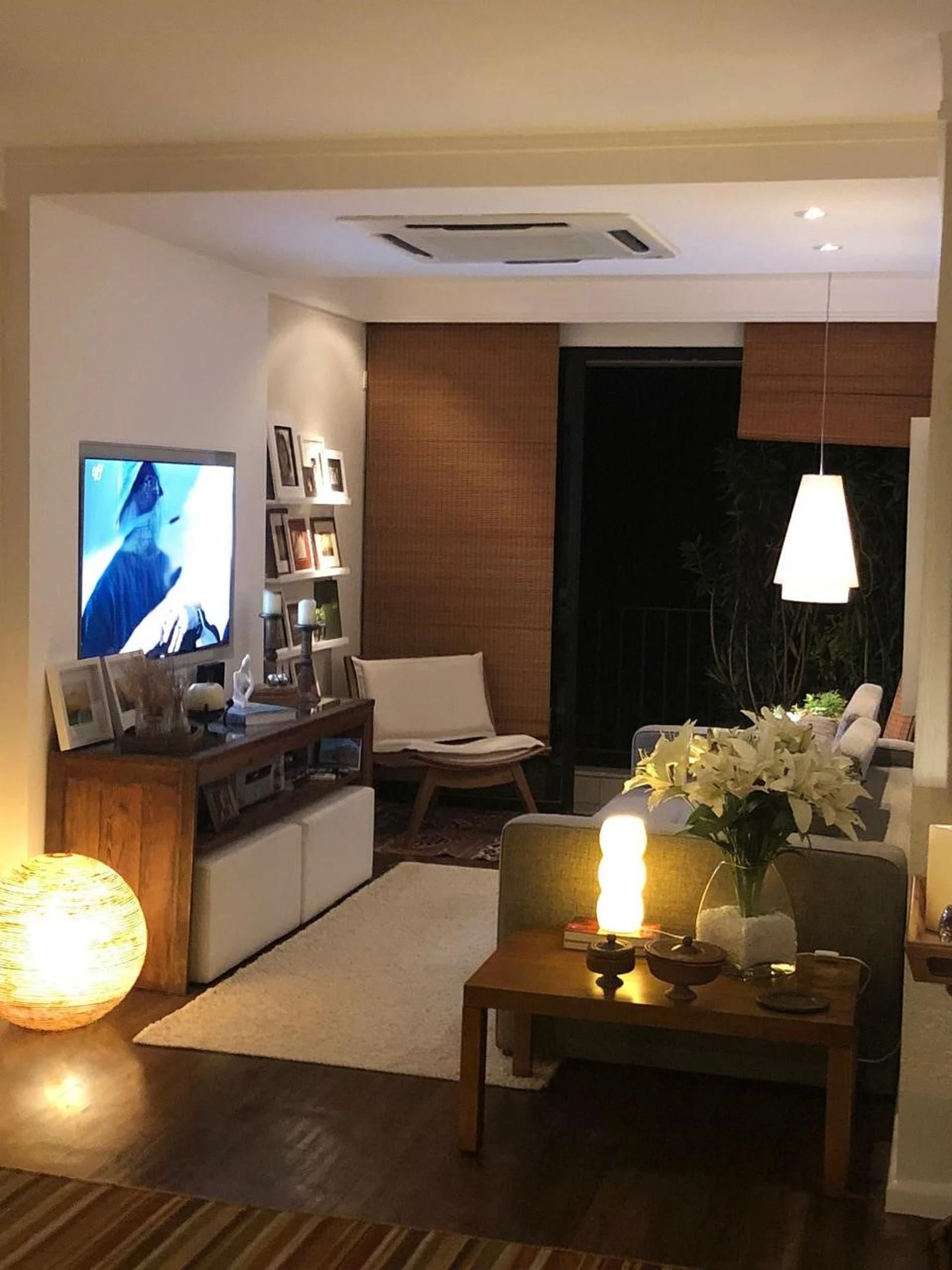 Furnished apartment, 91 m², with floor-to-ceiling windows — photo 14
