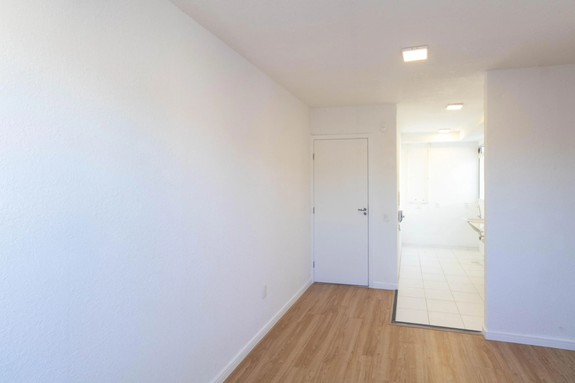 Apartamento sem mobília com 2 quartos e box de vidro — photo 16