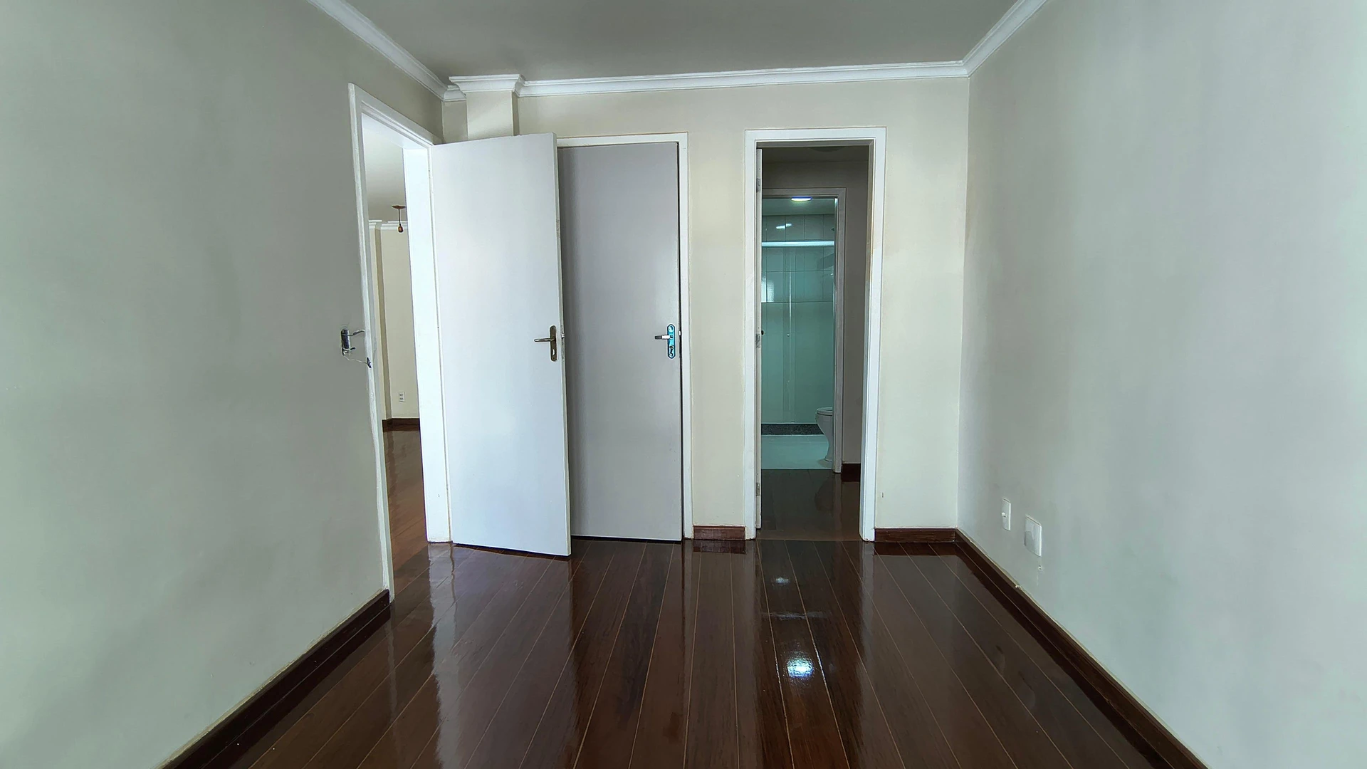 Apartment with 3 en-suite bedrooms and 5 baths, 2 parking — photo 34