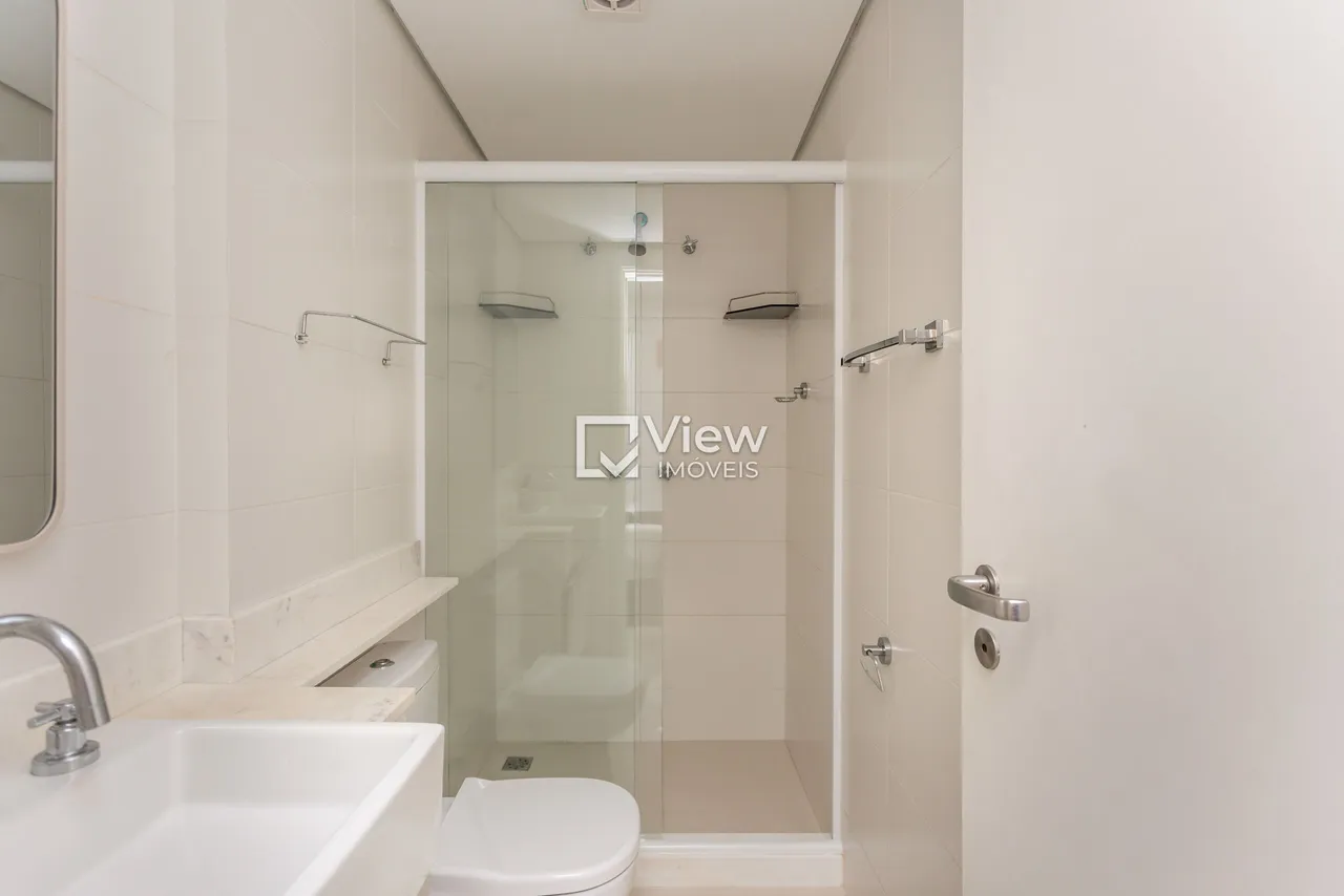 Furnished 36 m² studio with balcony and 1 en-suite bathroom — photo 16