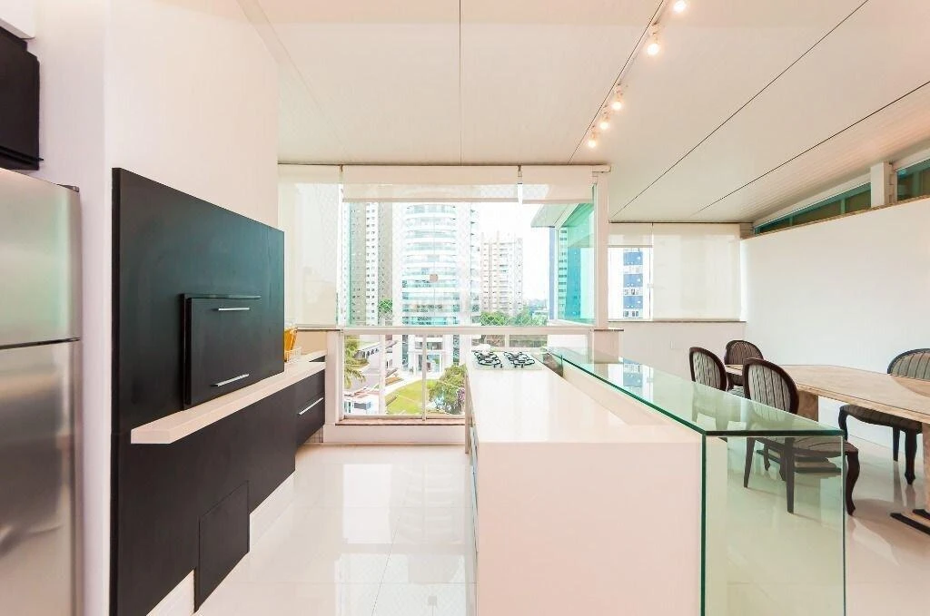 3-bedroom apartment, 1 with its own bathroom, 192 m² — photo 39