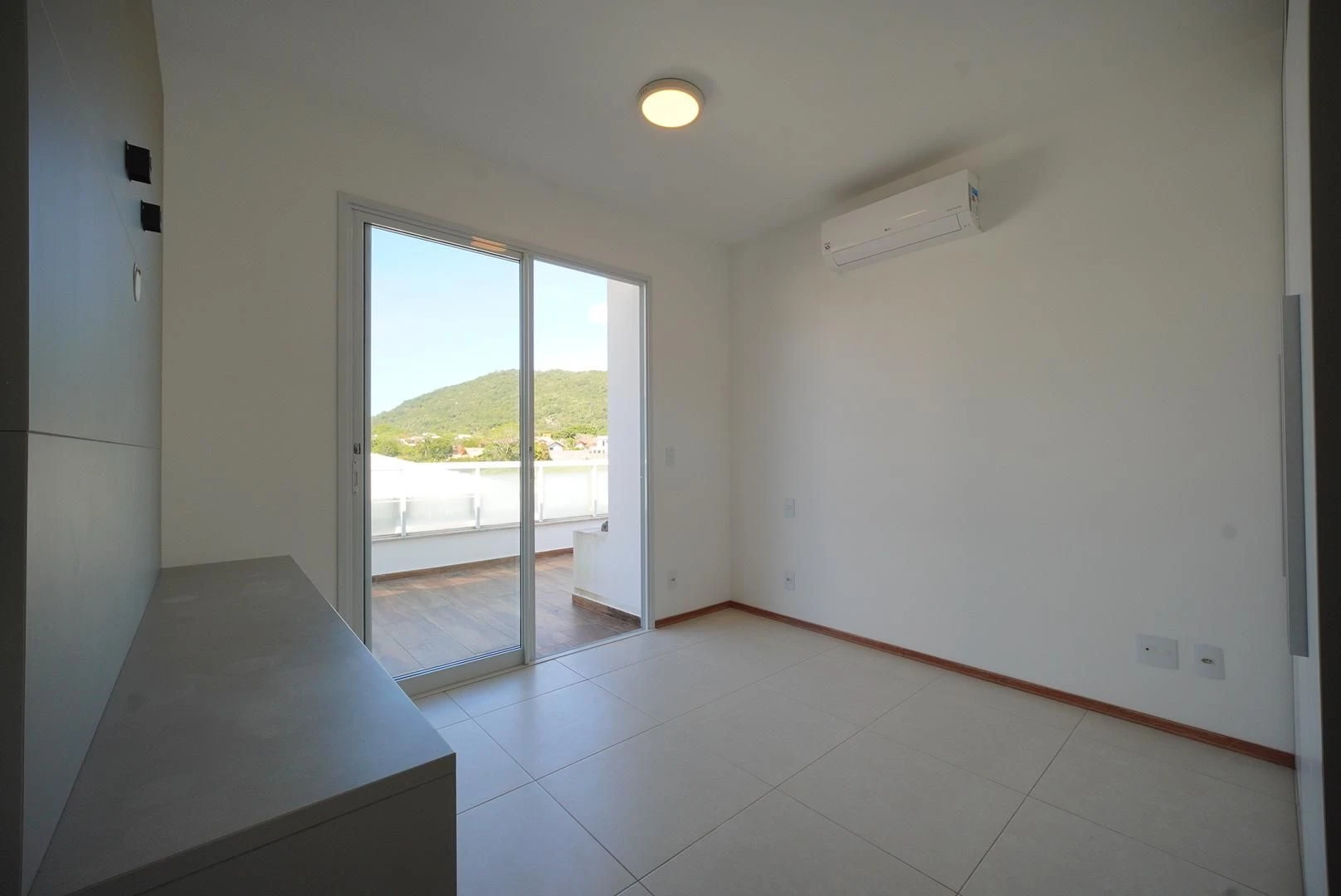 2-bedroom apartment with a private pool — photo 3