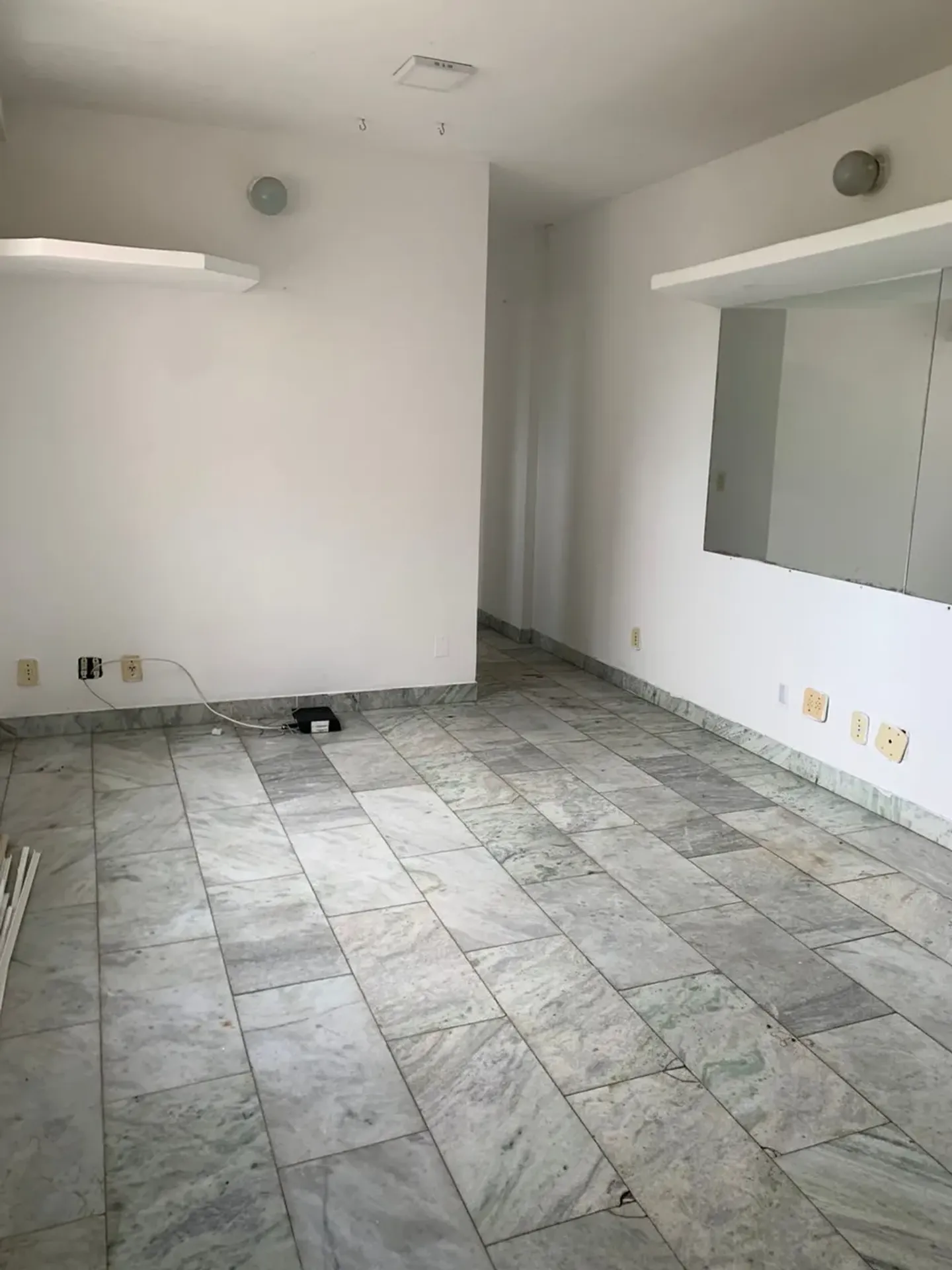 Apartment on the 11th floor with a mountain view — photo 7