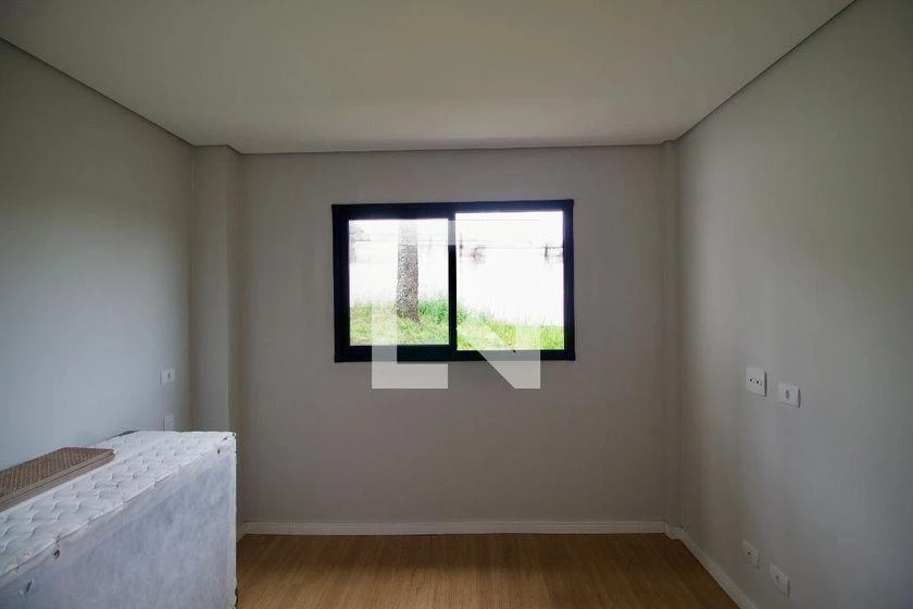 3-bedroom house with floor-to-ceiling windows — photo 33