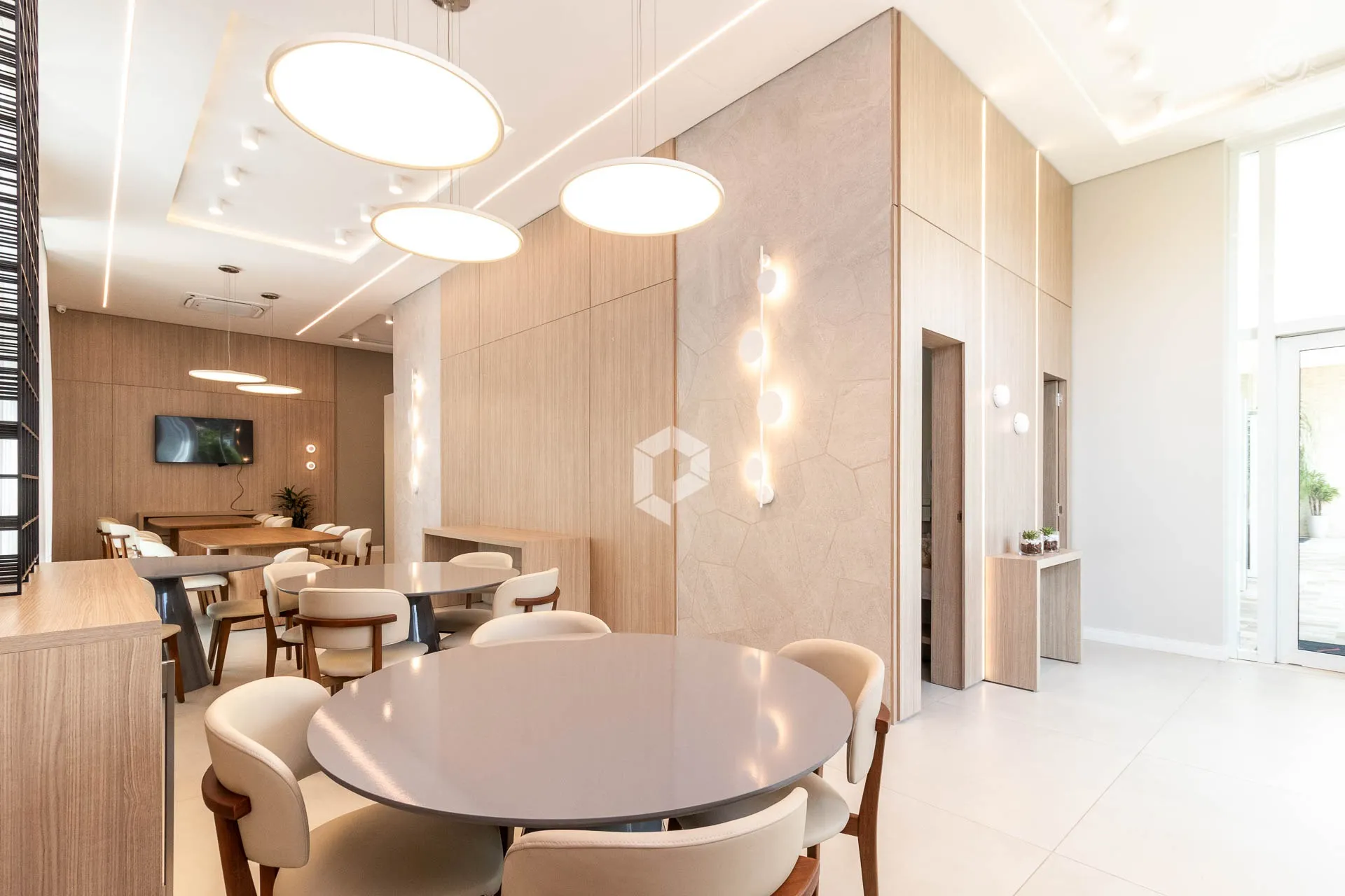 Furnished apartment with 3 en-suite bedrooms and 295 m² — photo 37