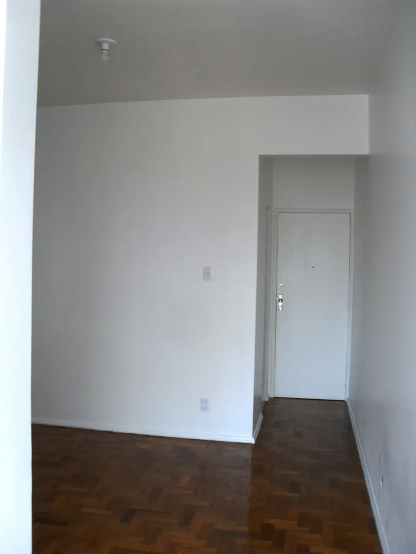 Apartment, 81 m², with wood or laminate floors — photo 10