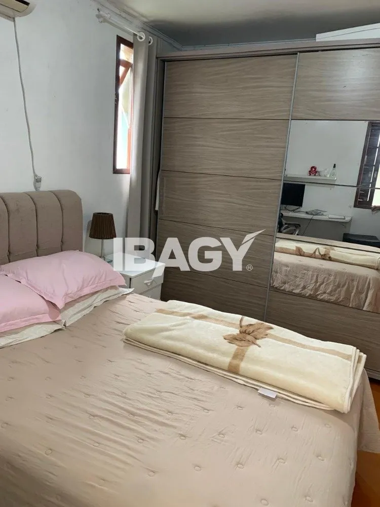 House with 4 bedrooms and 380 m², 2 parking spots — photo 12