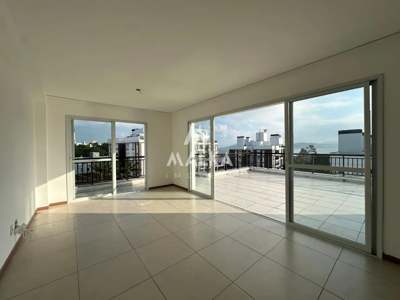 Penthouse rental with 230 m², 3 en-suite bedrooms