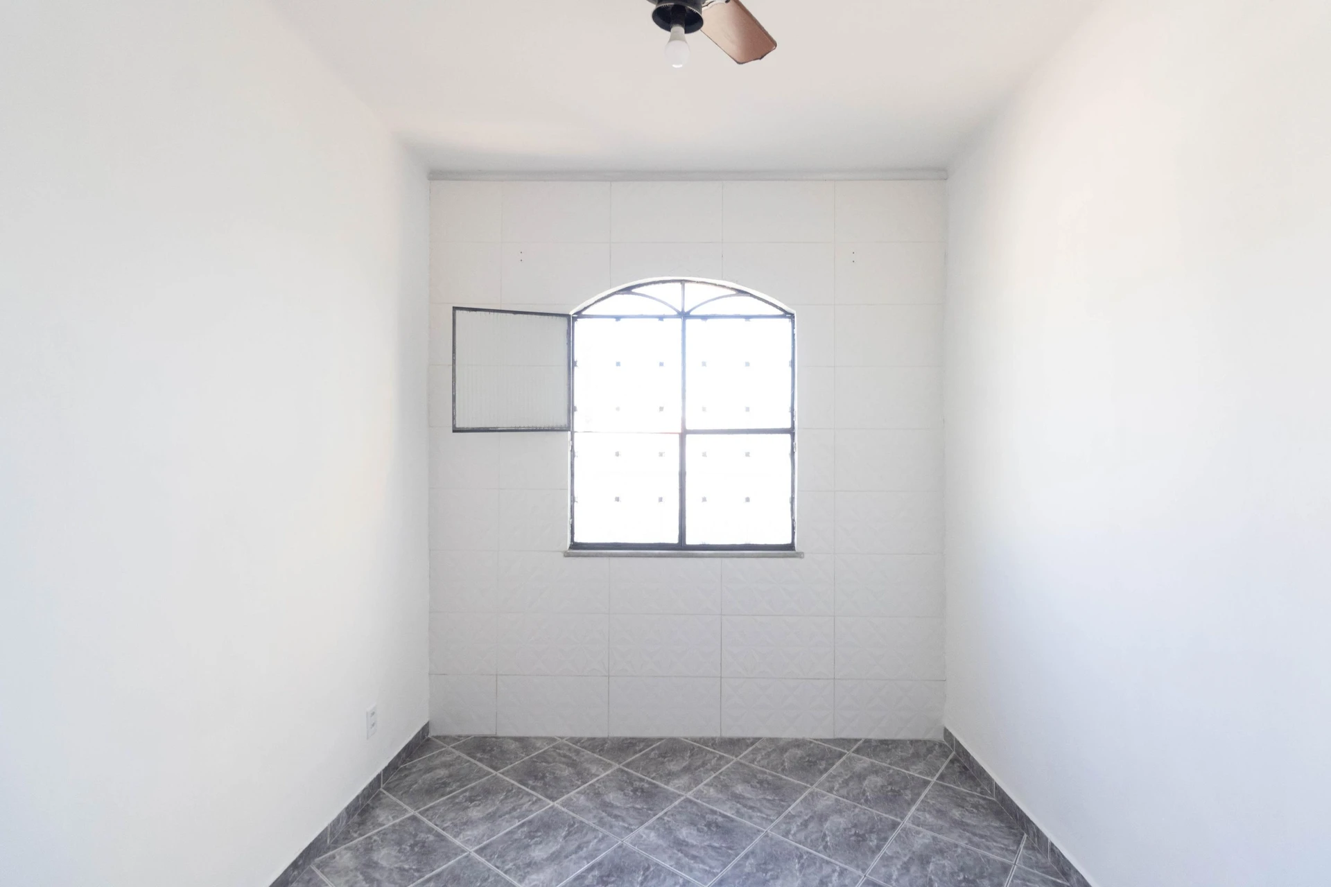 Unfurnished house with 3 bedrooms and a private garden — photo 34