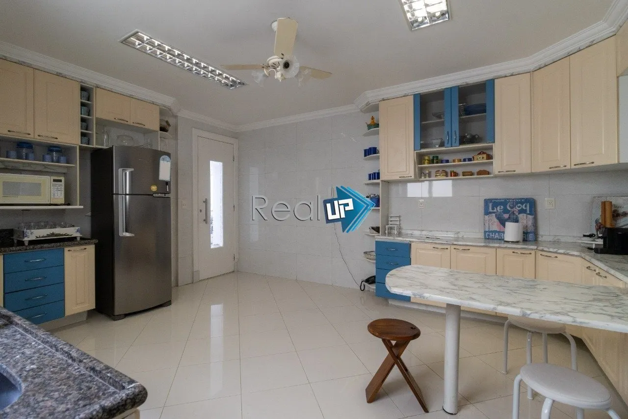 Condominium house with 5 bedrooms and 1081 m² plus laundry — photo 66