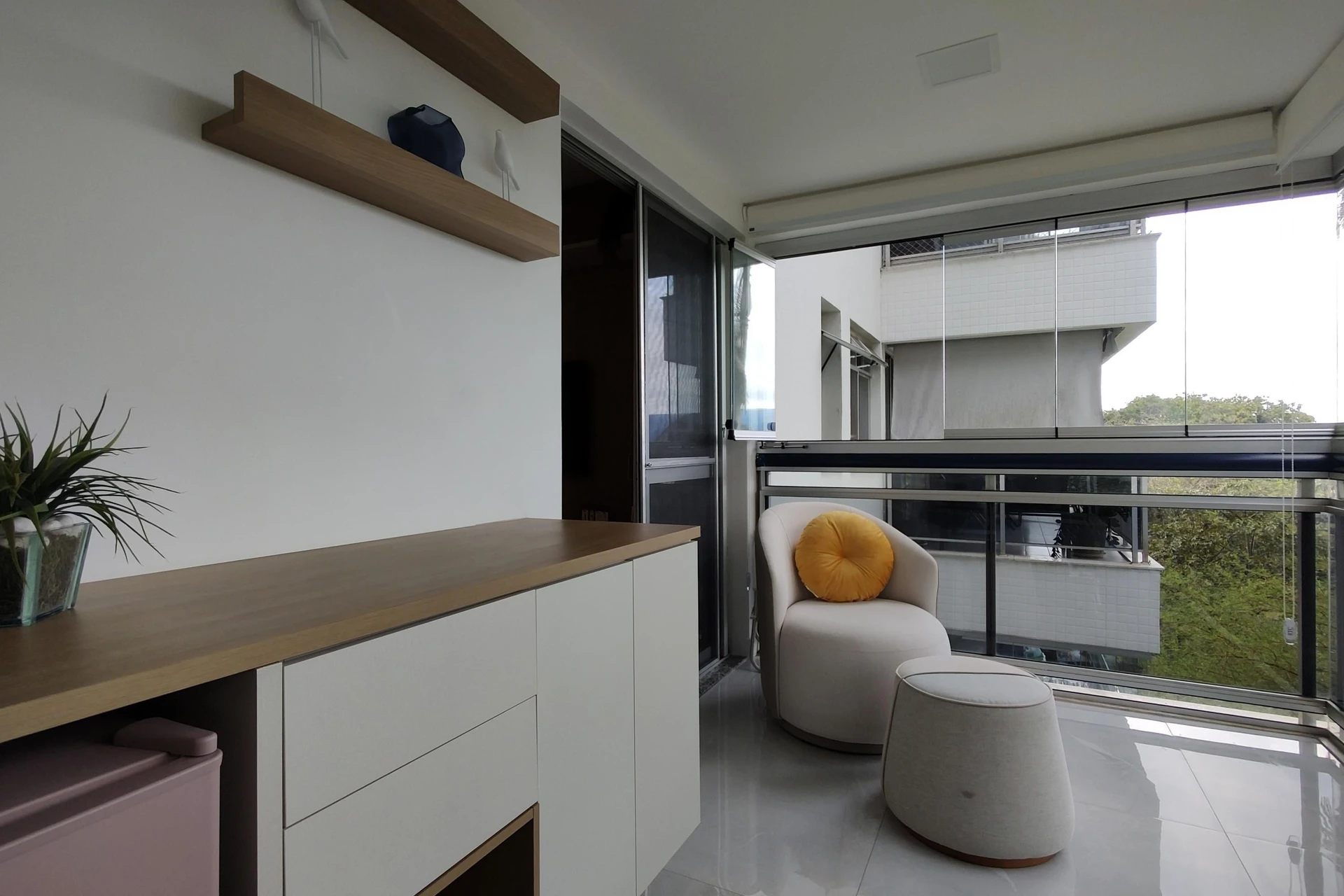 3-bedroom apartment with a walk-in closet — photo 9