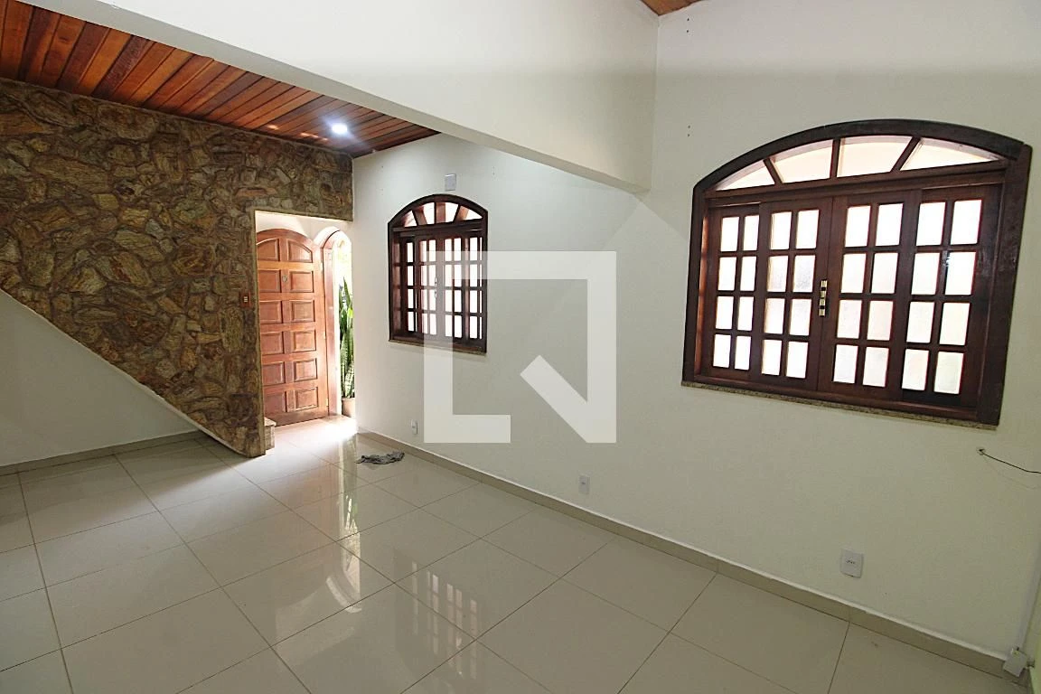 Casa de 3 quartos com banheira — photo 2