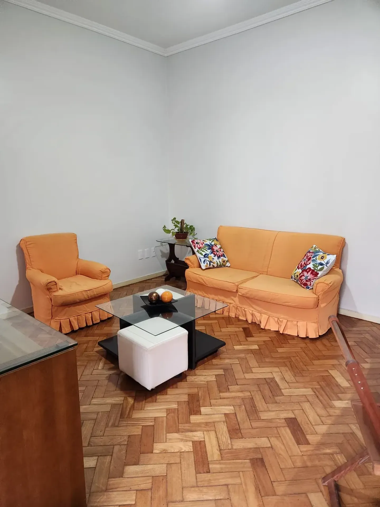 Furnished apartment, 40 m², with a glass-enclosed balcony — photo 44
