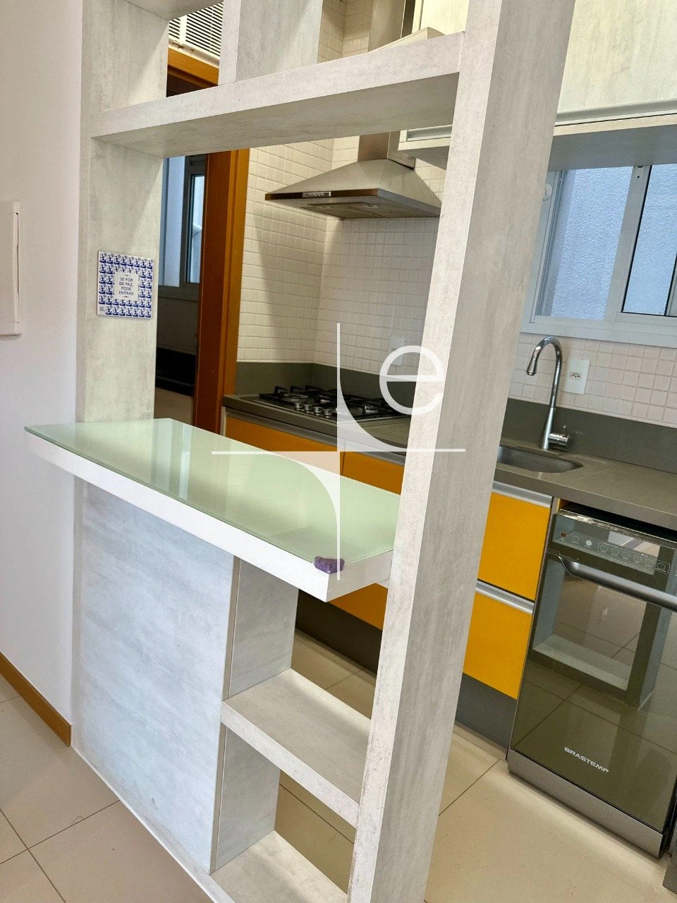 Walk-in closet in a 2-bedroom apartment, 98 m² — photo 2