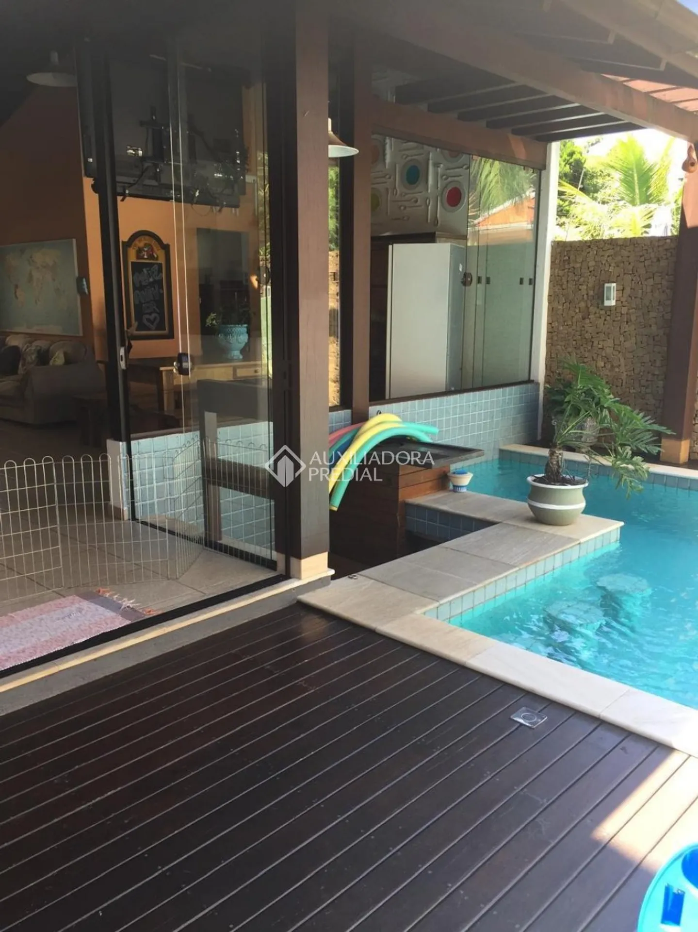 Furnished 350 m² house with an open-plan gas kitchen — photo 12
