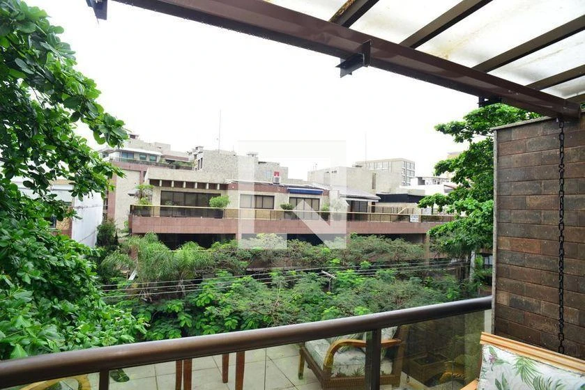 Furnished apartment, 300 m², with a glass-enclosed balcony — photo 43