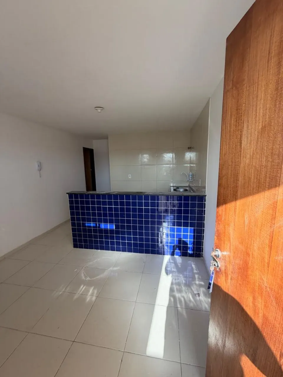 Apartment with 2 bedrooms and 1 bathroom with glass shower — photo 7