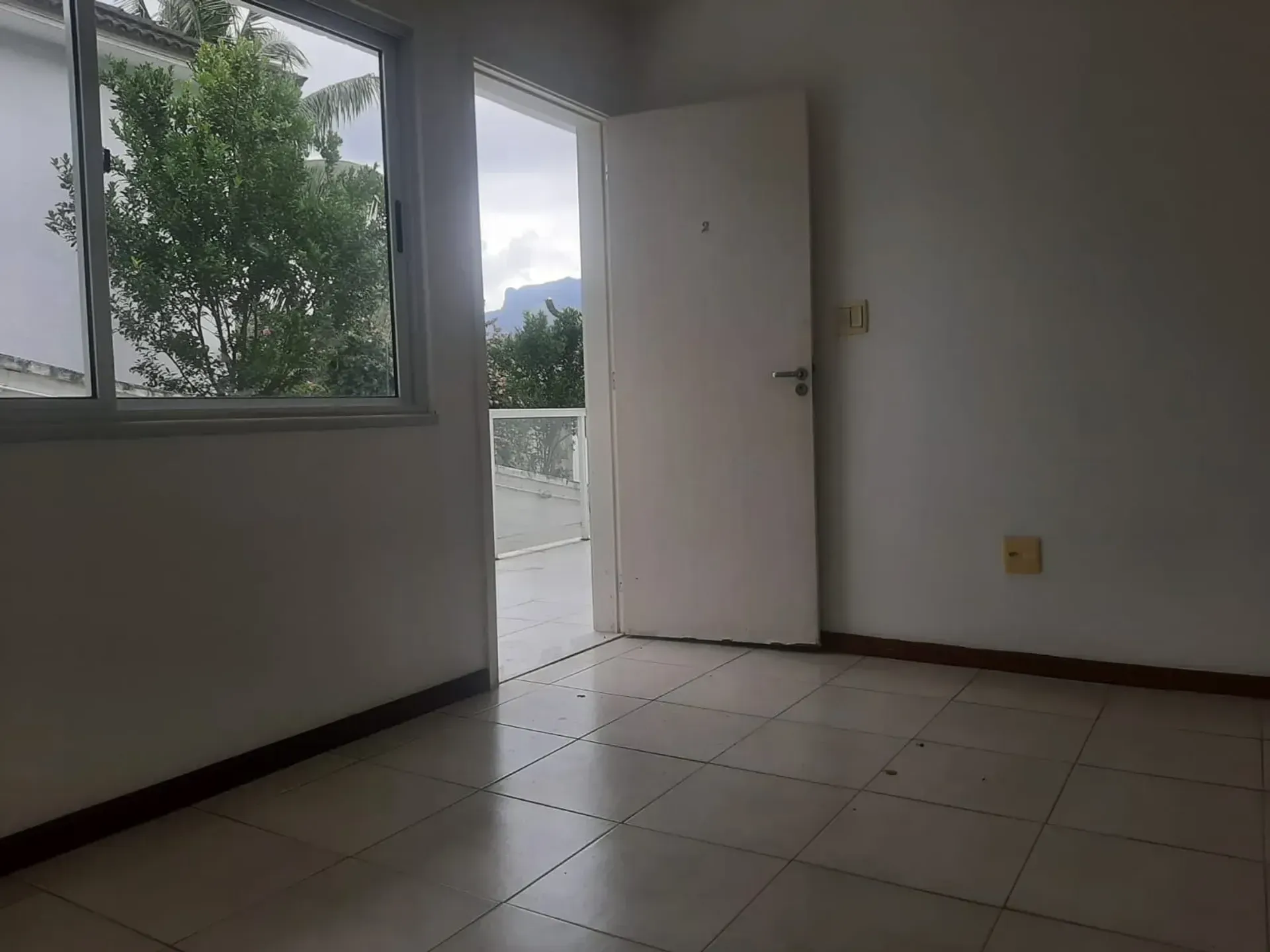 Condominium house with 2 bedrooms and mountain views — photo 33