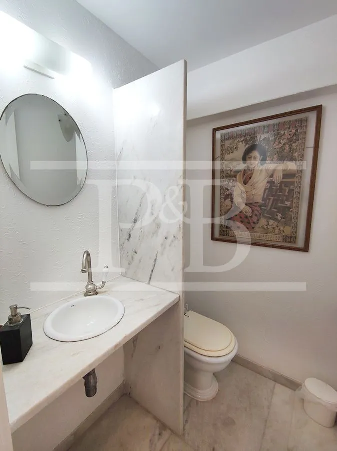 Furnished apartment with 4 bedrooms and 400 m² — photo 24