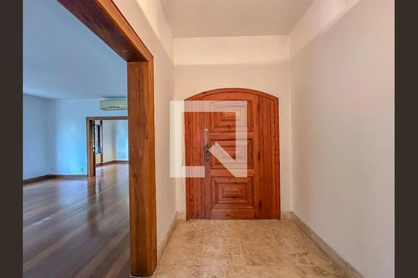Apartment, 275 m², with a walk-in closet — photo 2
