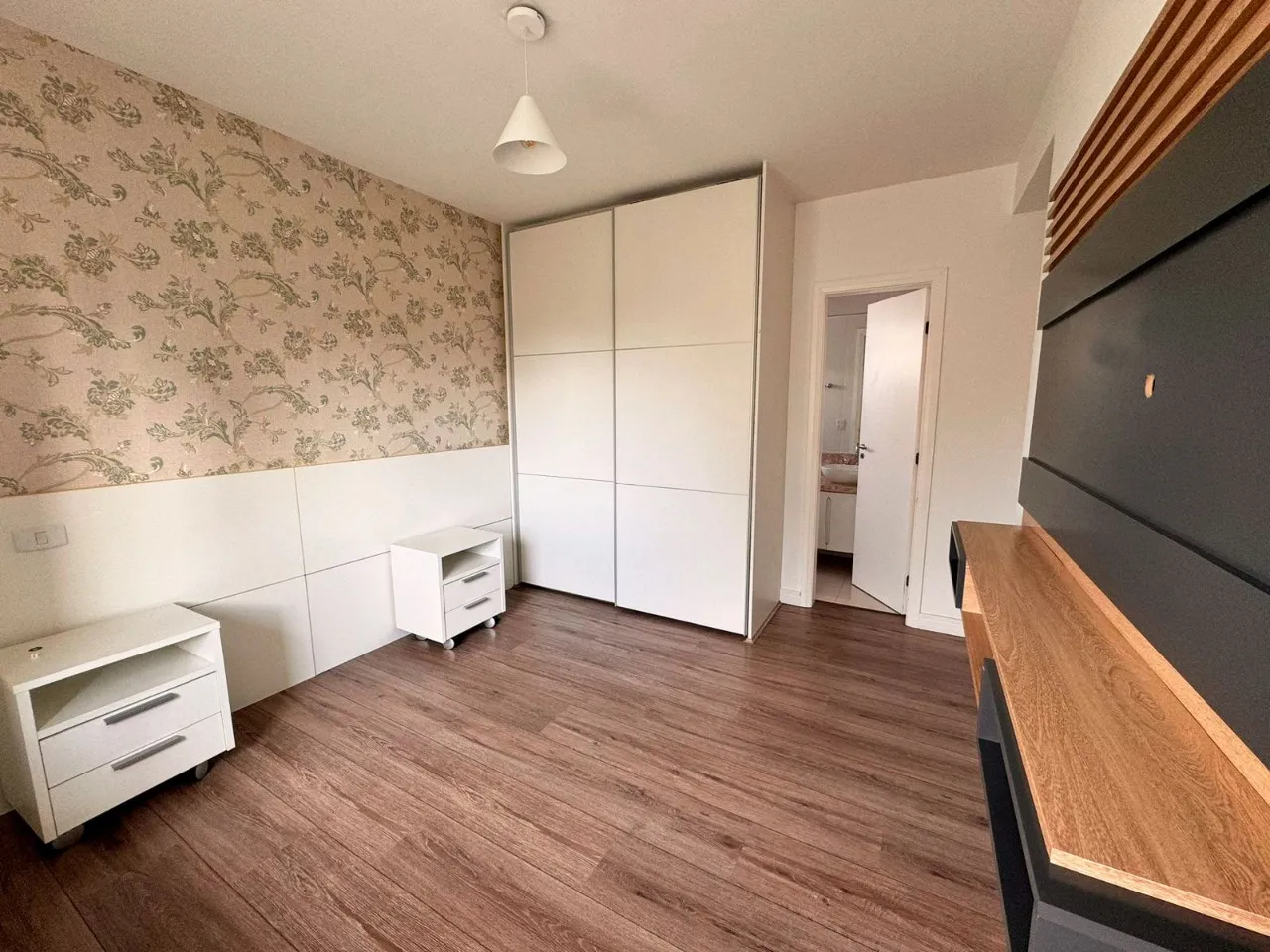 Home office in a 3-bedroom apartment, 141 m² — photo 34