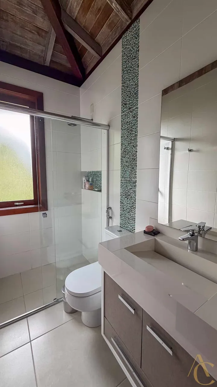 House, 689 m², with floor-to-ceiling windows — photo 18