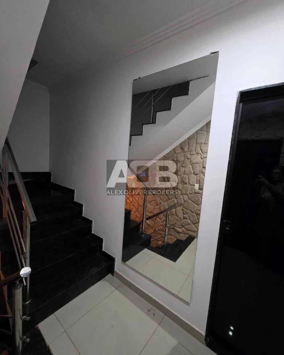 Apartamento de 130 m² com banheira e varanda envidraçada — photo 20