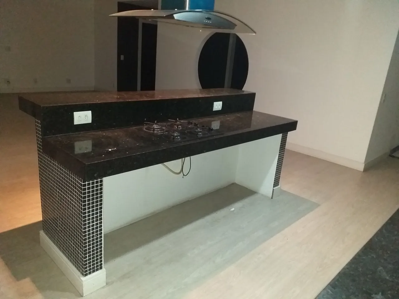 House with 2 bedrooms and a gas open-plan kitchen — photo 12
