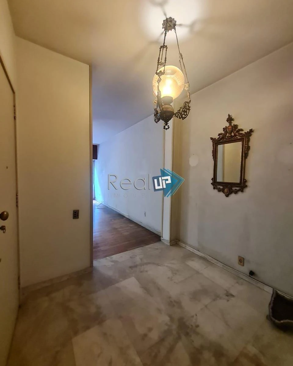 Apartment with 4 bedrooms and 5 bathrooms and 2 parking spaces — photo 10