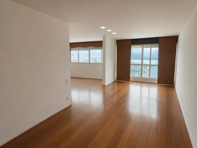 Washing machine in a 3-bedroom apartment, 134 m²