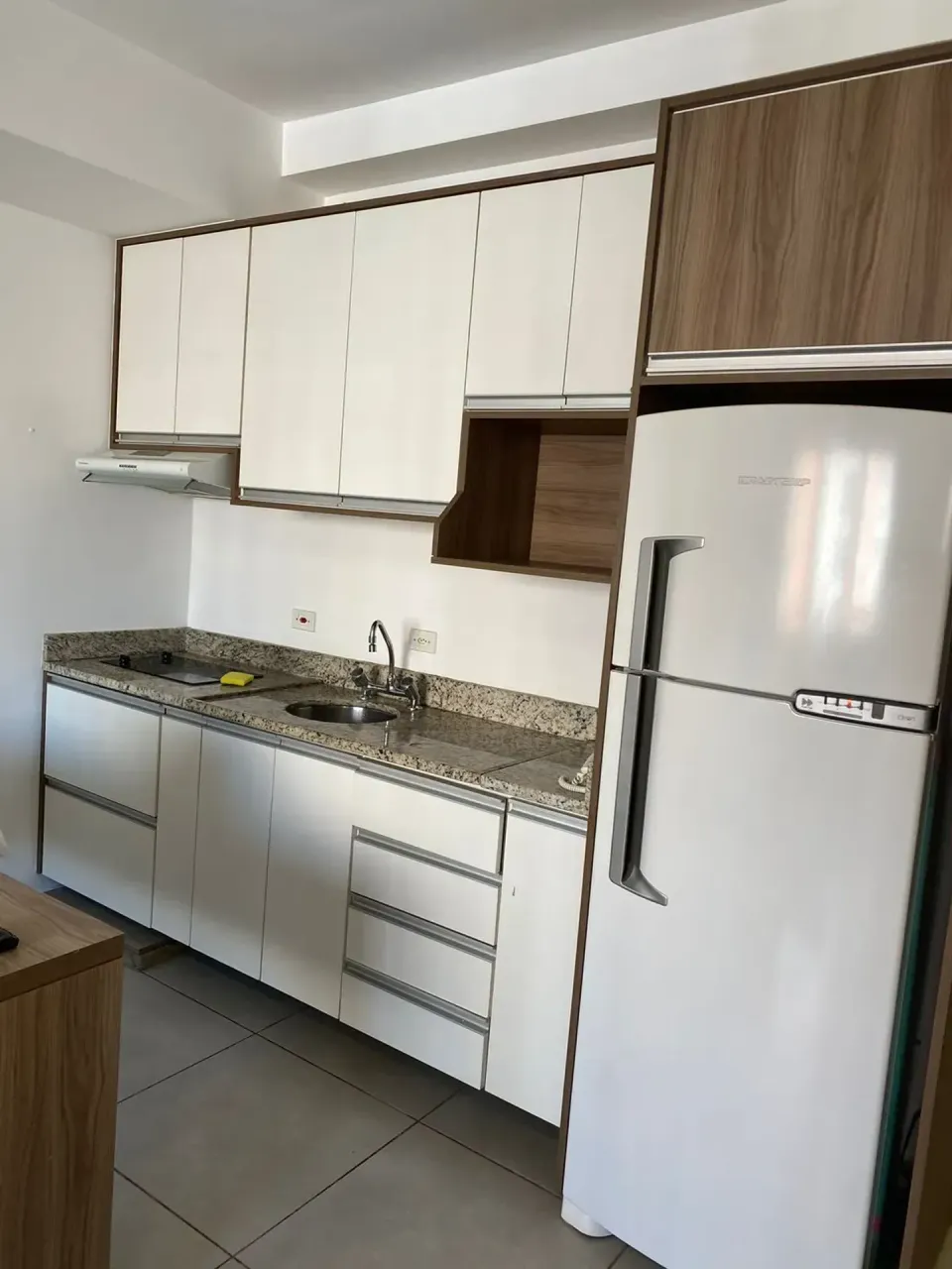 Furnished 1-bedroom apartment with laundry machine — photo 6