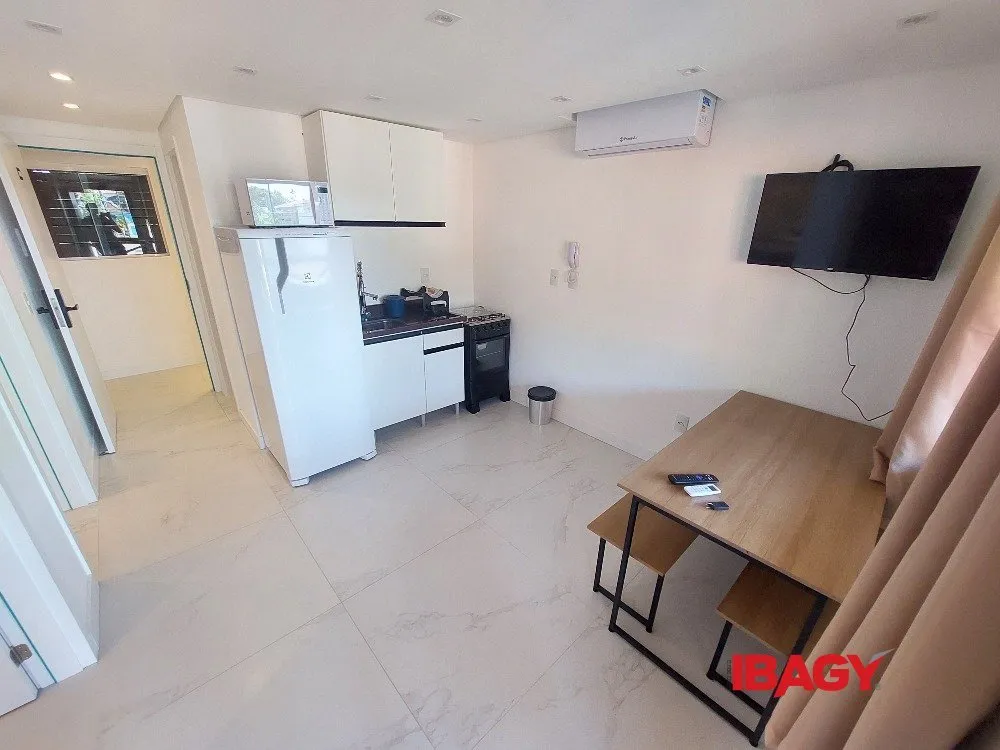 Apartamento amueblado de 2 dormitorios y 44 m² — photo 2