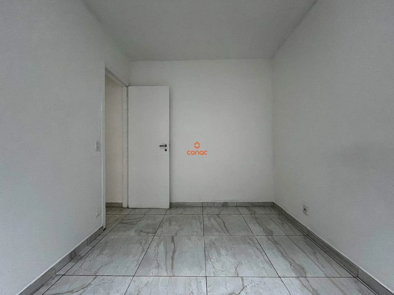 Apartamento de 2 habitaciones con balcón y 1 plaza de garaje — photo 10