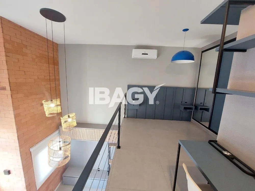 1-bedroom loft with a modern open-plan kitchen — photo 21