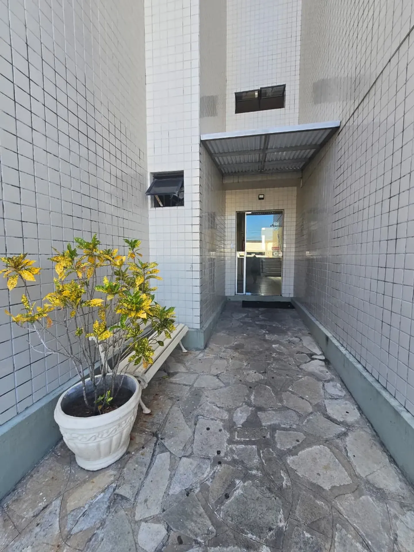 3-bedroom apartment, 1 with its own bathroom, 74 m² — photo 10