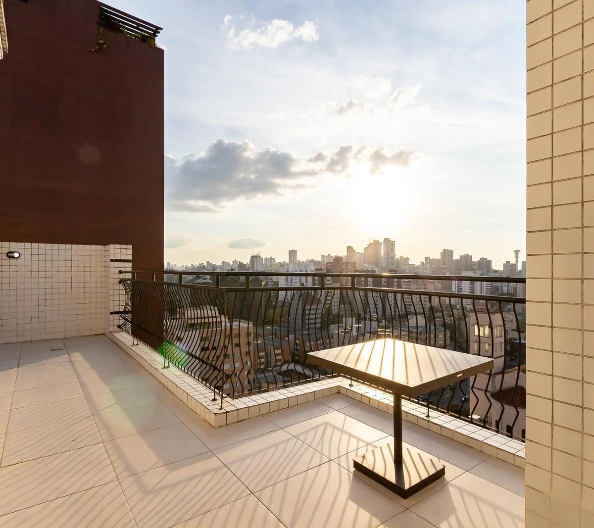 Furnished one-bedroom, 70 m² apartment in Curitiba — photo 39