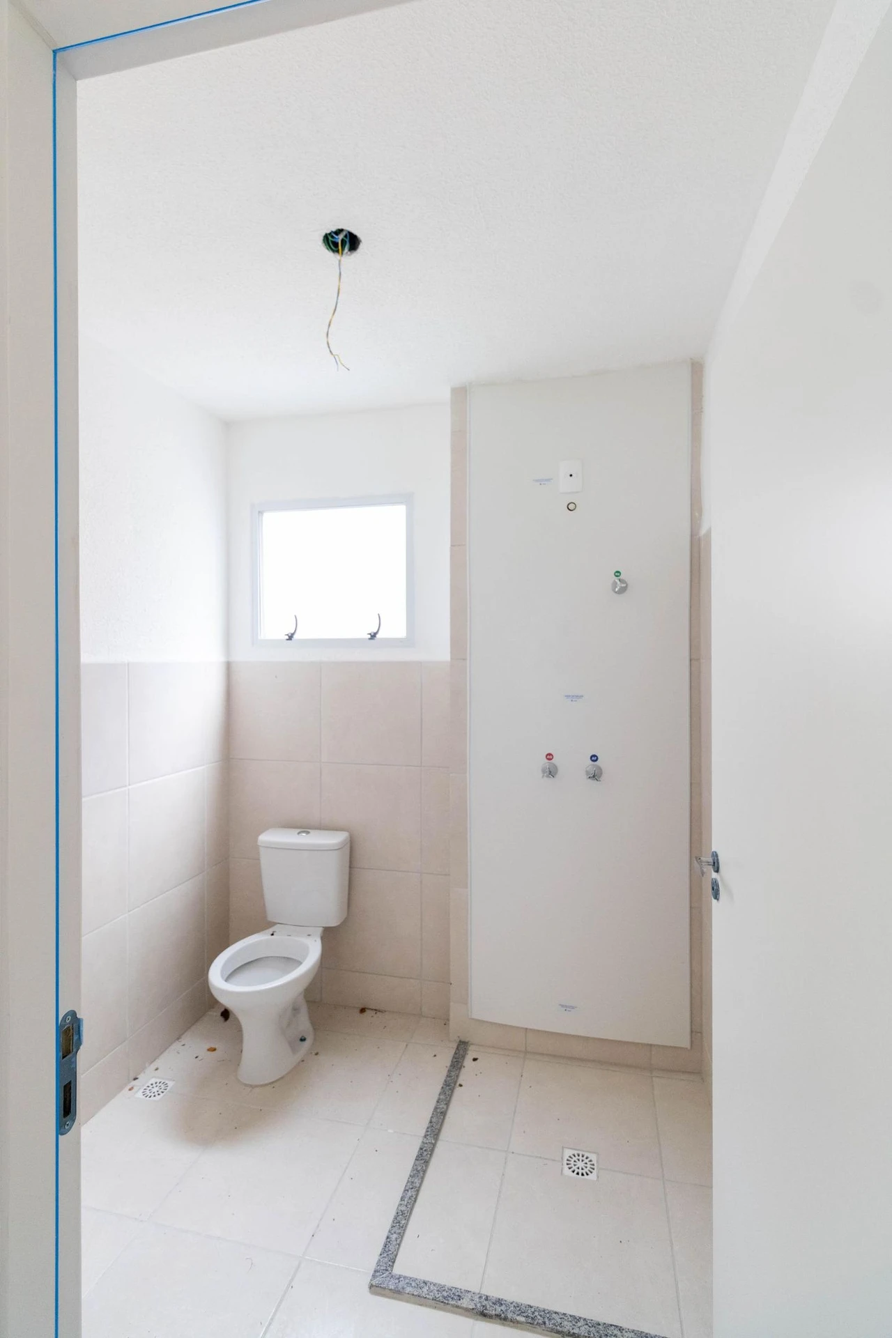 Apartamento de 2 quartos em condomínio com academia