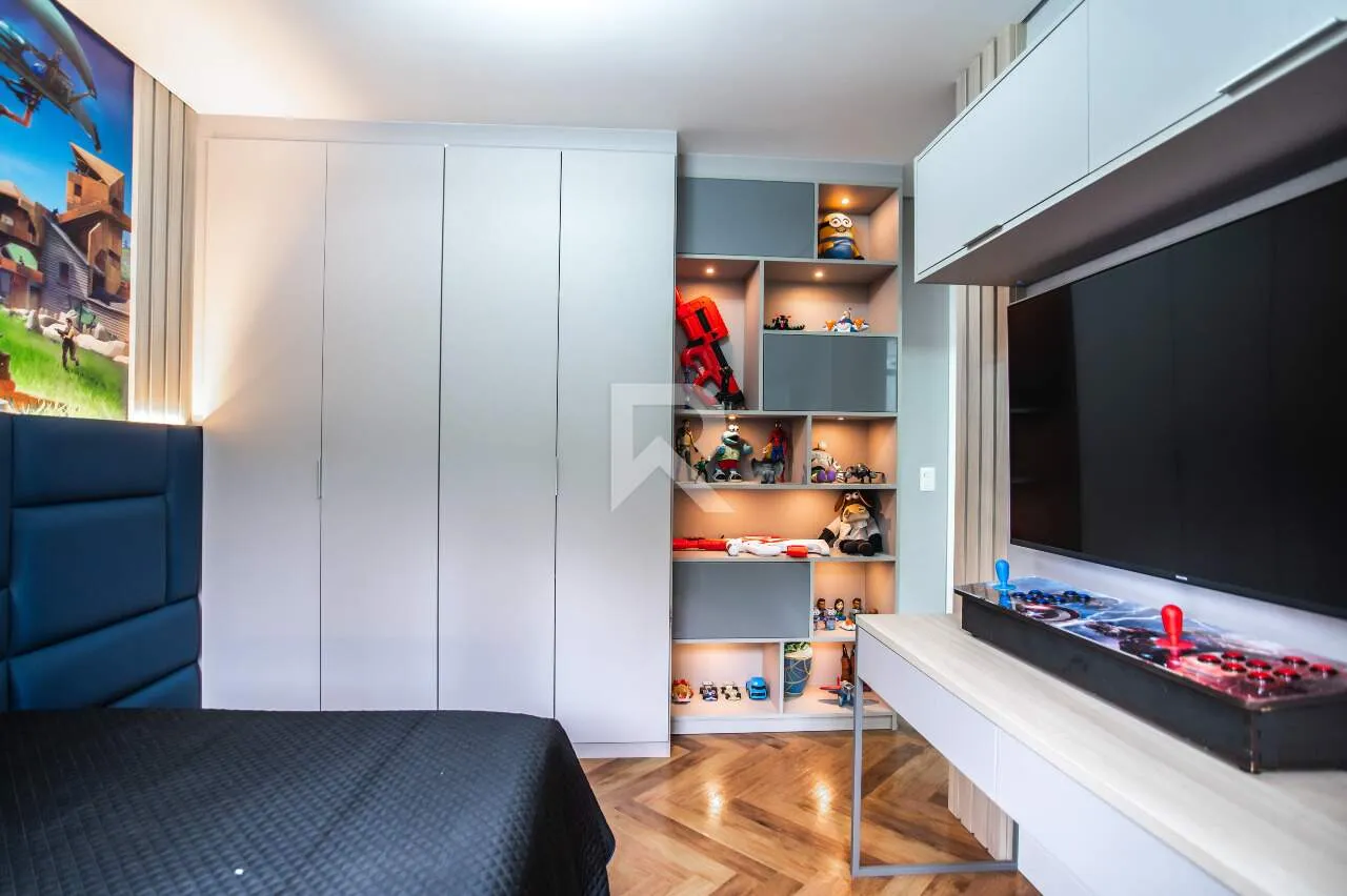 Furnished apartment with 4 en-suite bedrooms and 255 m² — photo 23