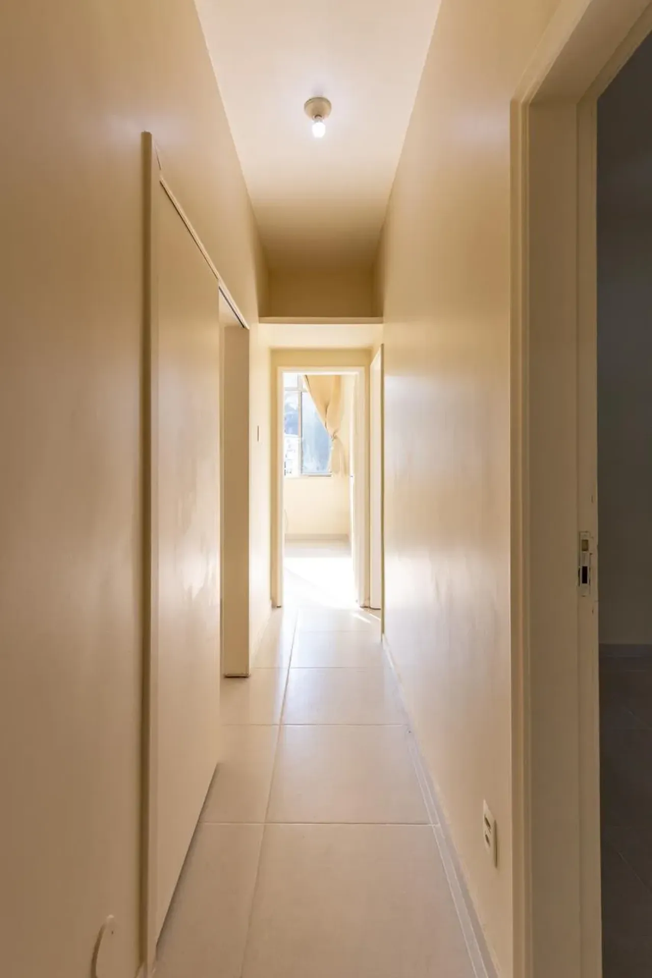 3-bedroom apartment with a suite and air conditioning — photo 12