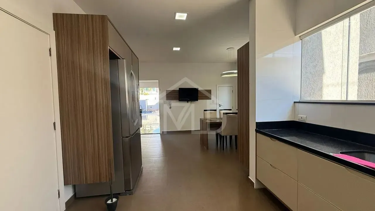 Furnished house with 5 bedrooms and 5 baths, 385 m² — photo 12