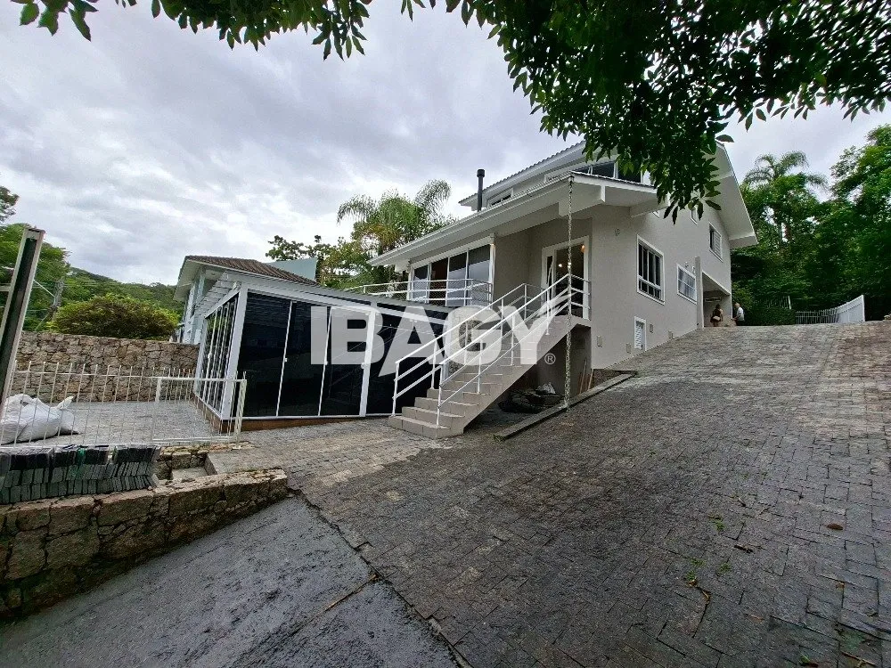 Furnished house with 3 bedrooms and a spacious balcony — photo 24