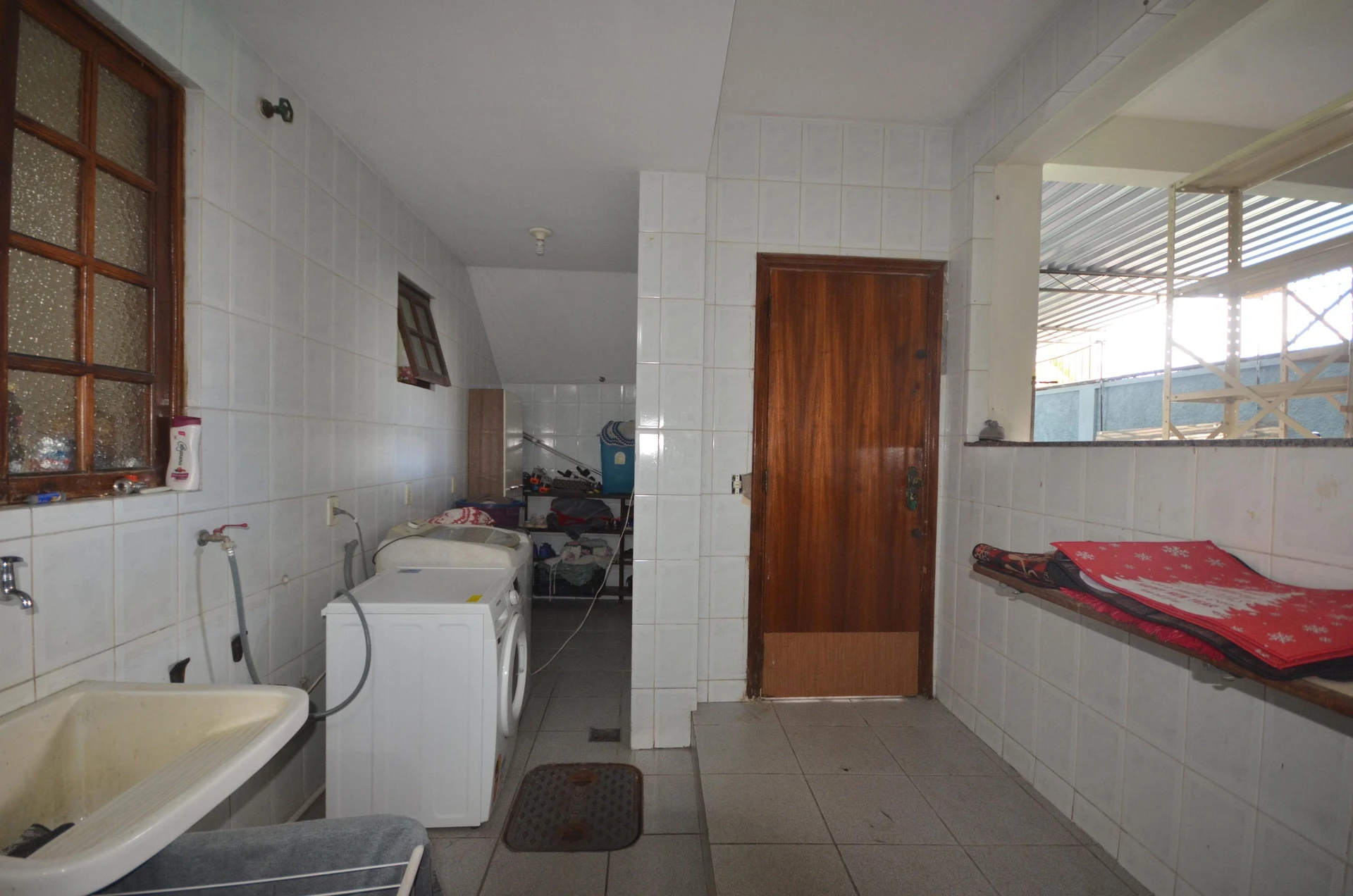 Furnished house with 7 bedrooms and 7 bathrooms — photo 57