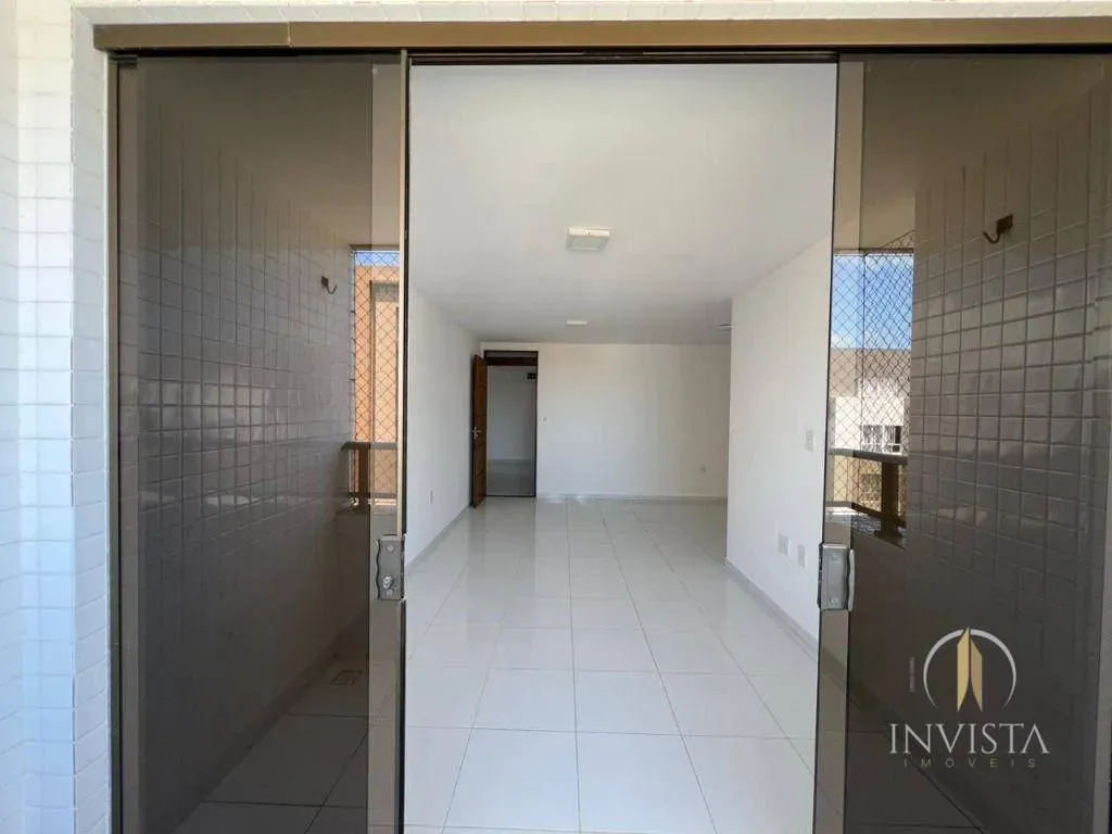 Apartamento de 3 quartos em condomínio com piscina — photo 11