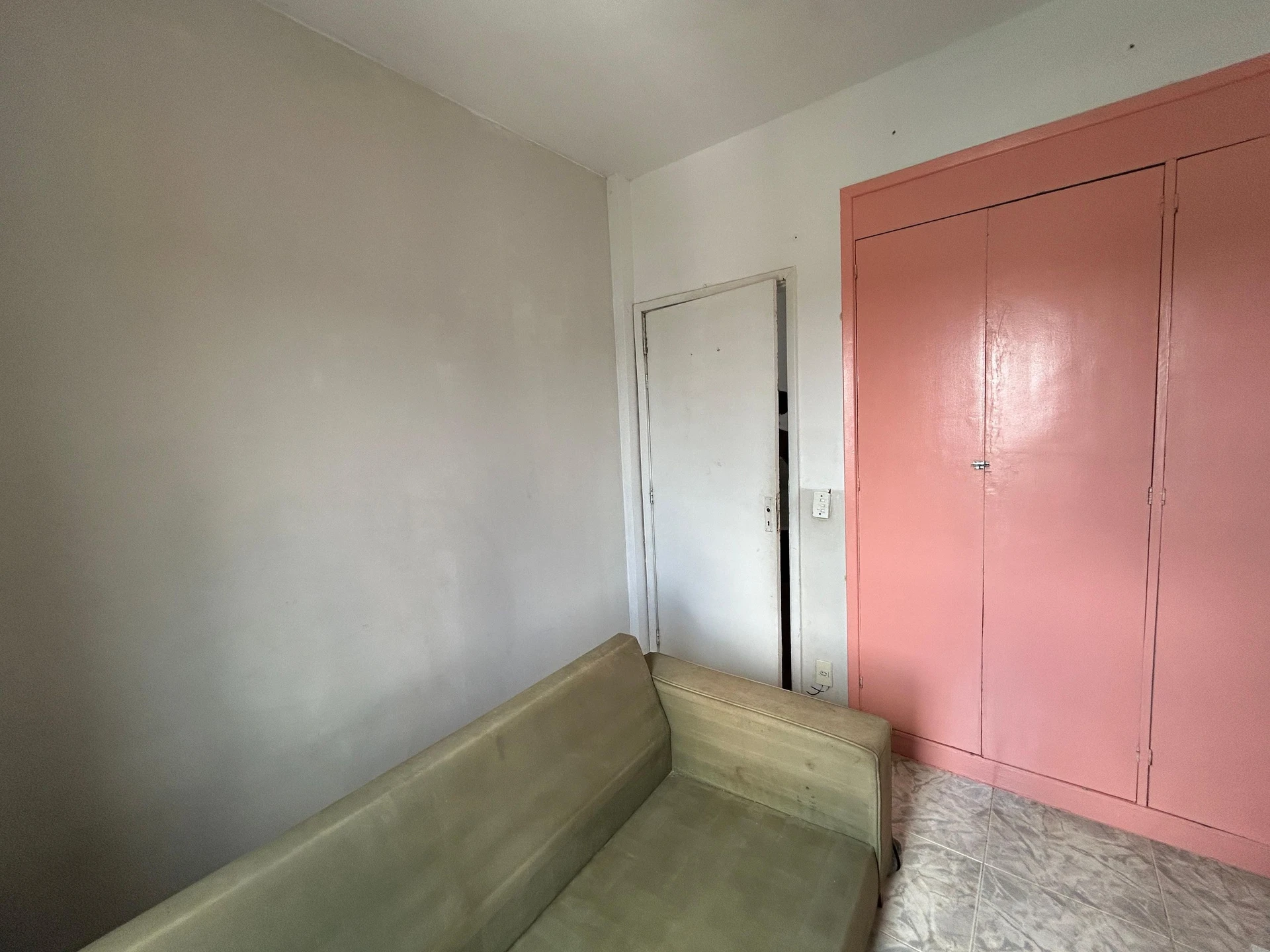 Washing machine in a 3-bedroom apartment, 130 m² — photo 8