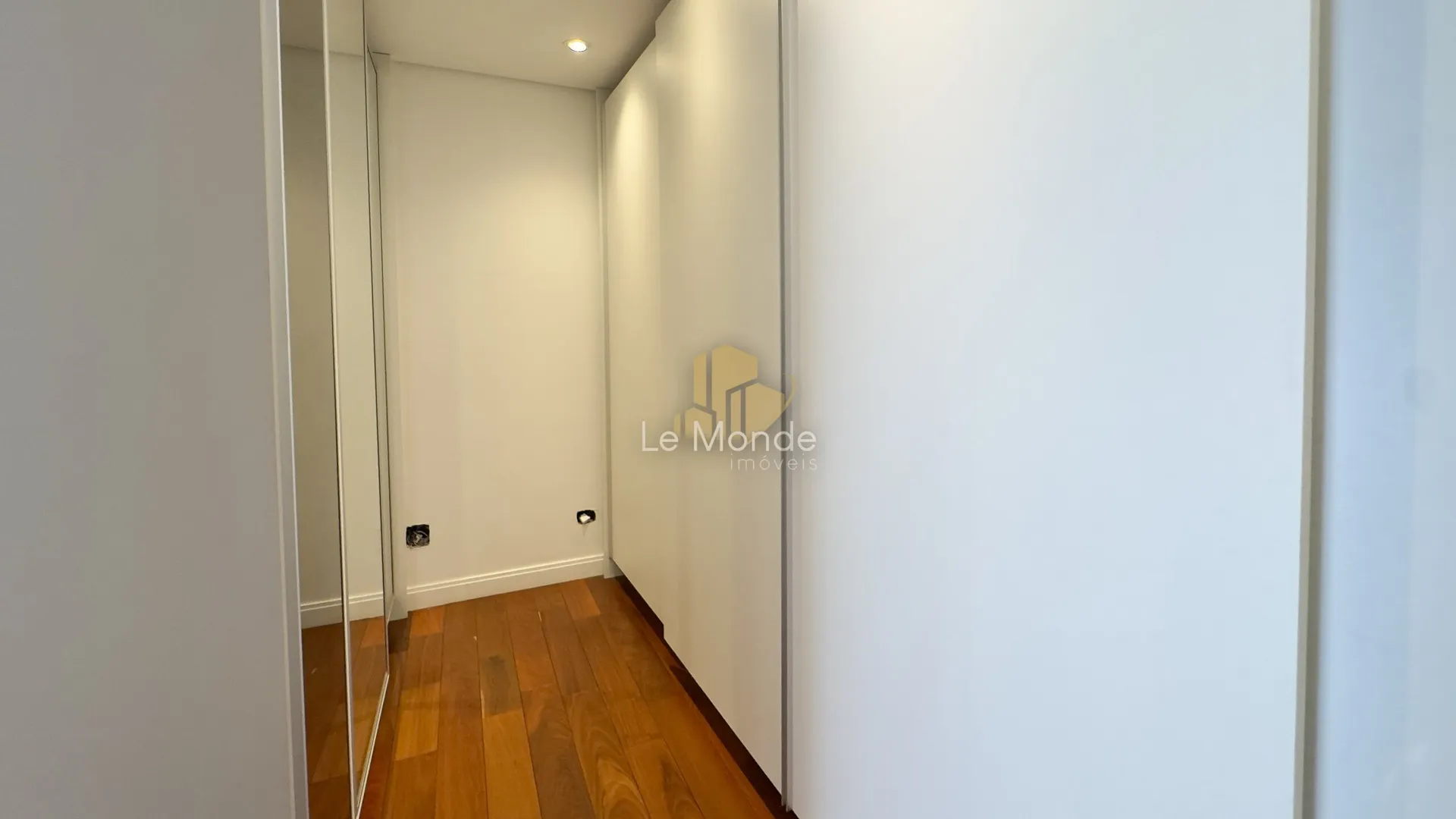 Duplex apartment with 3 bedrooms and 156 m² — photo 37