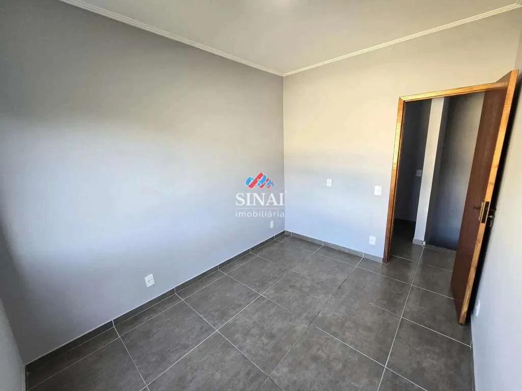 2-bedroom unfurnished apartment with a balcony — photo 21
